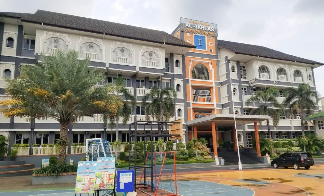 Al Ikhlas School